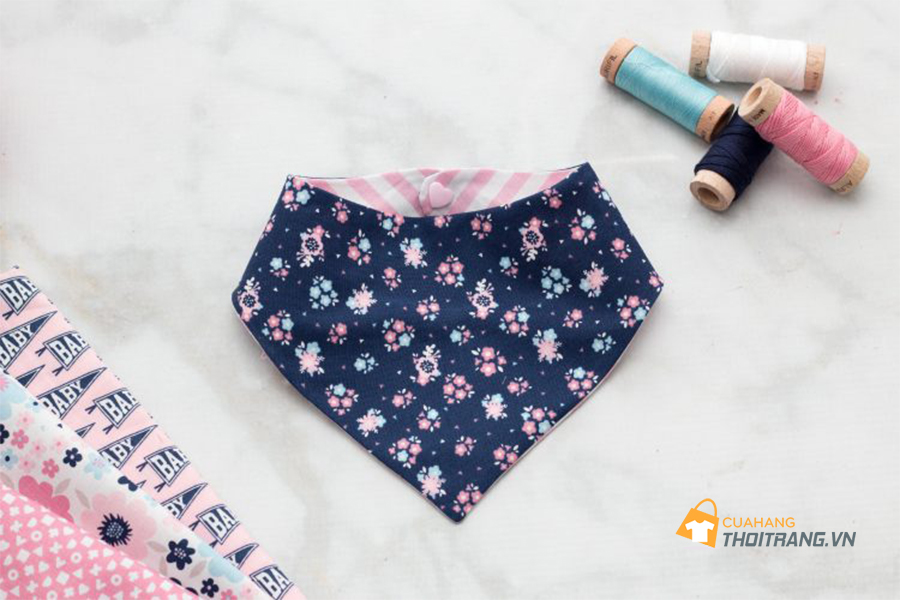 Khéo tay học cách may yếm phong cách hiện đại cho bé yêu