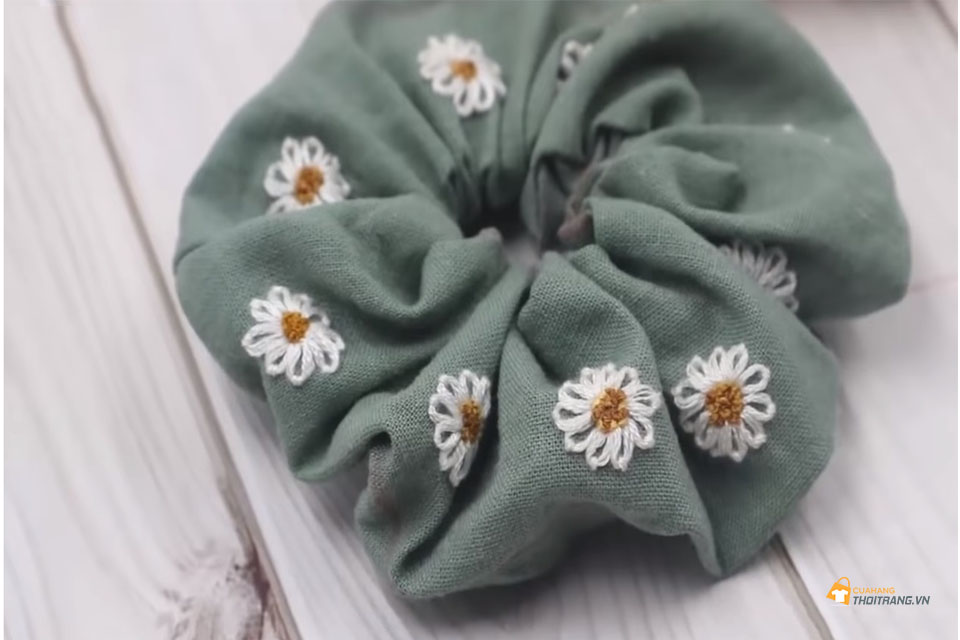 Cách làm dây buộc tóc Scrunchie đơn giản chỉ trong 5 phút