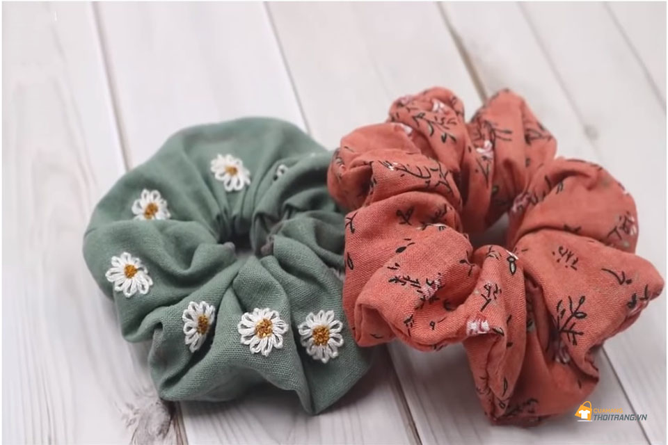 Cách làm dây buộc tóc Scrunchie đơn giản chỉ trong 5 phút